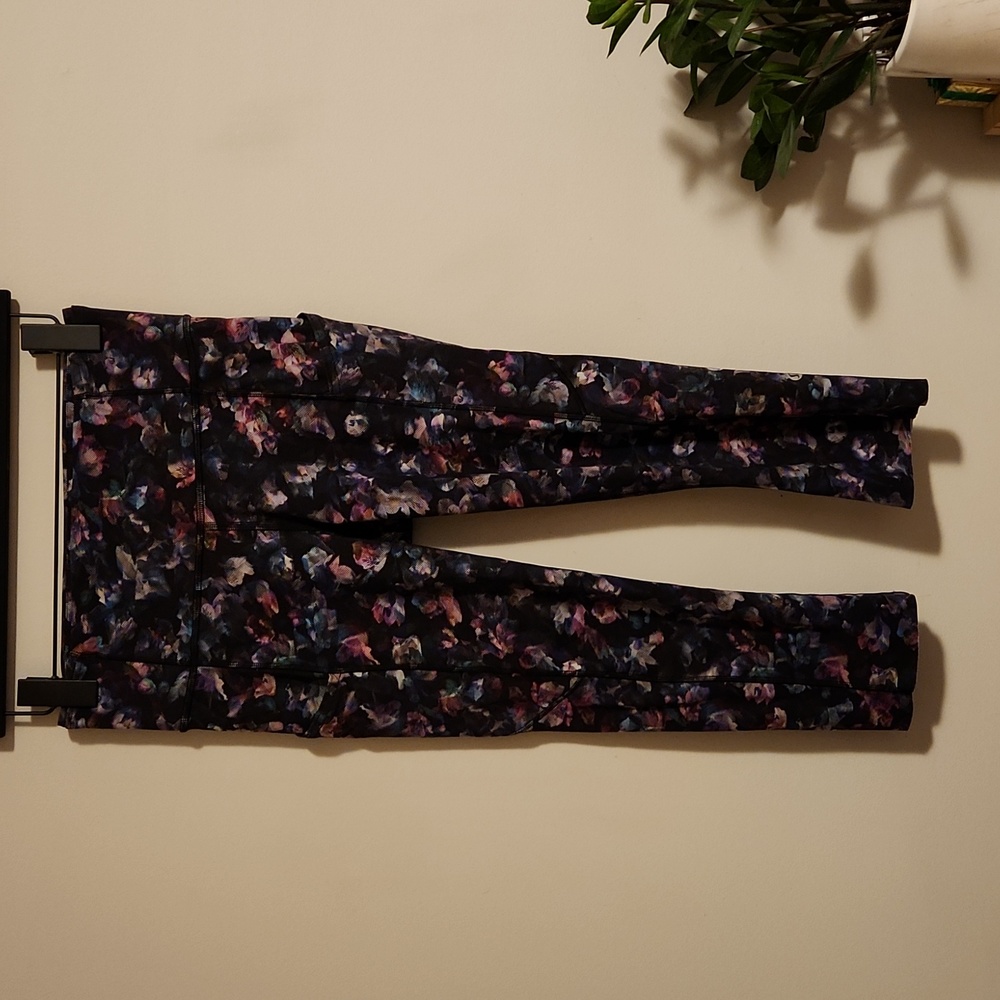 GUC Lululemon Fast and Free 19" Crop size 6